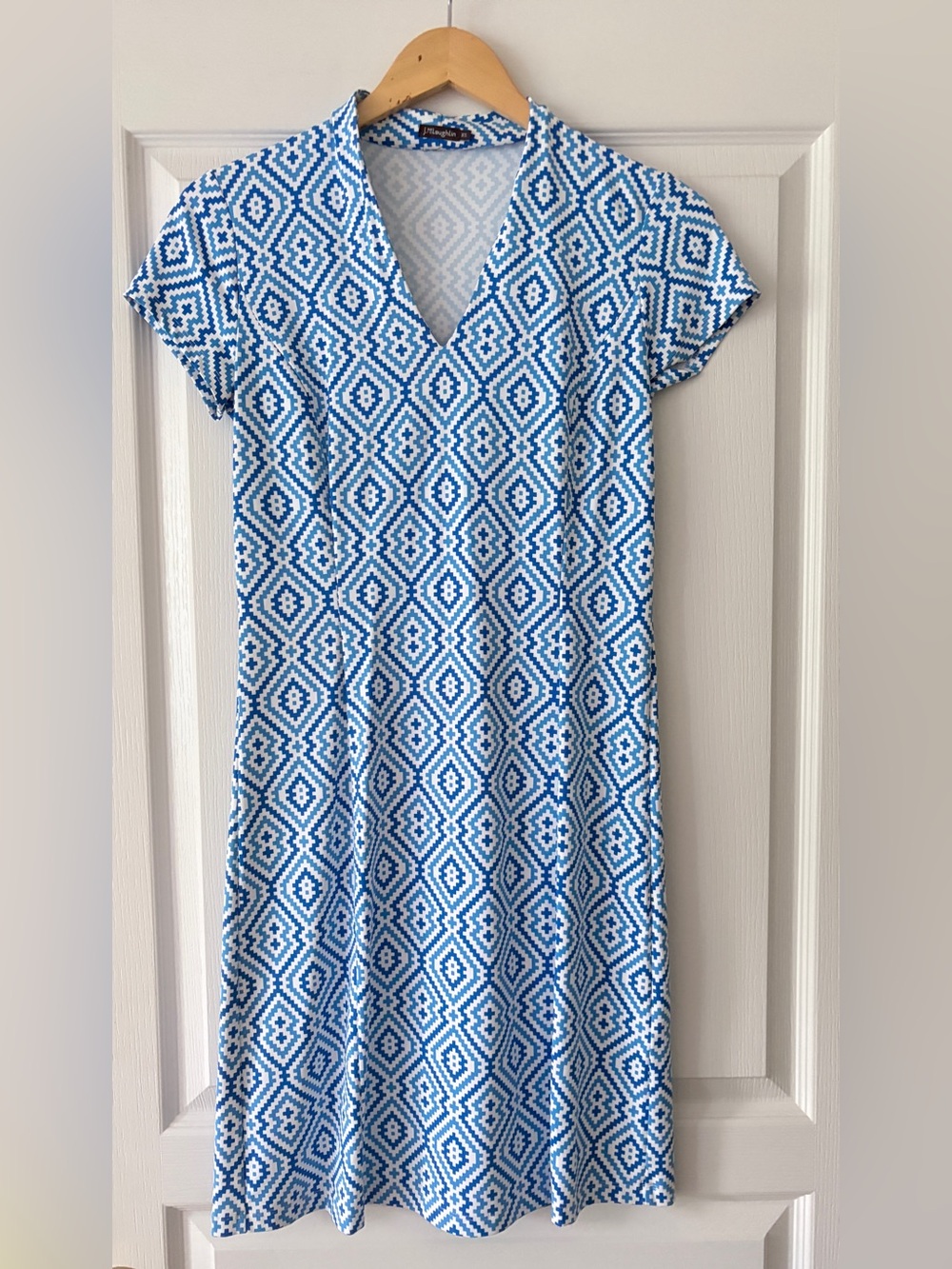J. McLaughlin Blue & White Geometric Shift Dress
